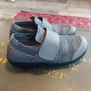 TRAQ by Alegria Qarma Smart Walking Shoes Grey Knit Strap Womens 37 US 7-7.5